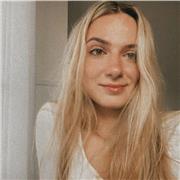 Estudiante de medicina con nivel C1 de inglés, da clases de este idioma en presencial en Santander y online